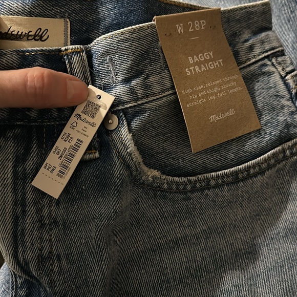 Madewell Baggy Straight Jeans in Olvera Wash - Picture 7 of 9